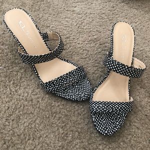 Black and White Snakeskin Style Heels Size 7.5